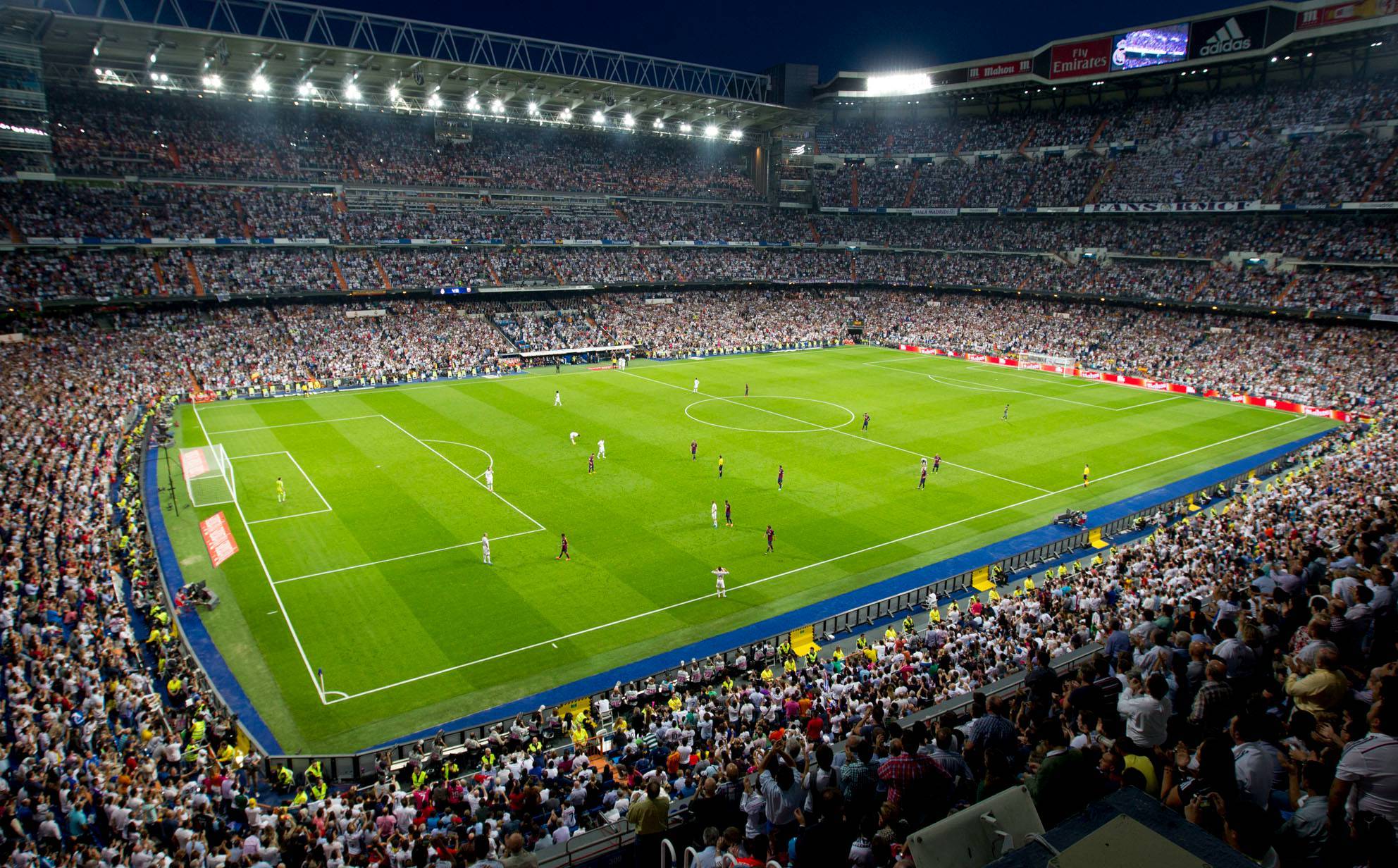 爱游戏官网-足球赛事精彩纷呈，球员技术高超惊艳全场的简单介绍