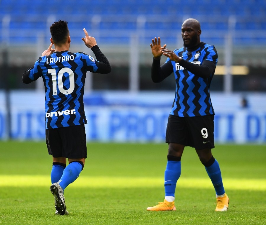 曼联前锋卢卡库上演帽子戏法,助球队大胜对手的简单介绍 曼联前锋卢卡库上演帽子戏法,助球队大胜对手的简单介绍