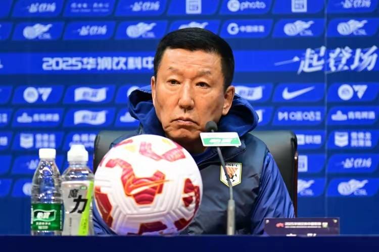 爱游戏在线登录-球队老板因不满球员表现发飙(球队老板因不满球员表现发飙怎么办)