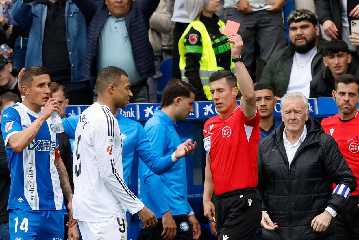 贝尔巴托夫表现神勇,帮助阿拉维斯逼平皇马的简单介绍 贝尔巴托夫表现神勇,帮助阿拉维斯逼平皇马的简单介绍