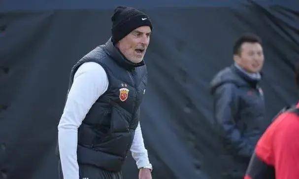 国安前锋梅开二度,帮助球队逆转战局获胜(国安前锋梅开二度,帮助球队逆转战局获胜的是谁) 国安前锋梅开二度,帮助球队逆转战局获胜(国安前锋梅开二度,帮助球队逆转战局获胜的是谁)