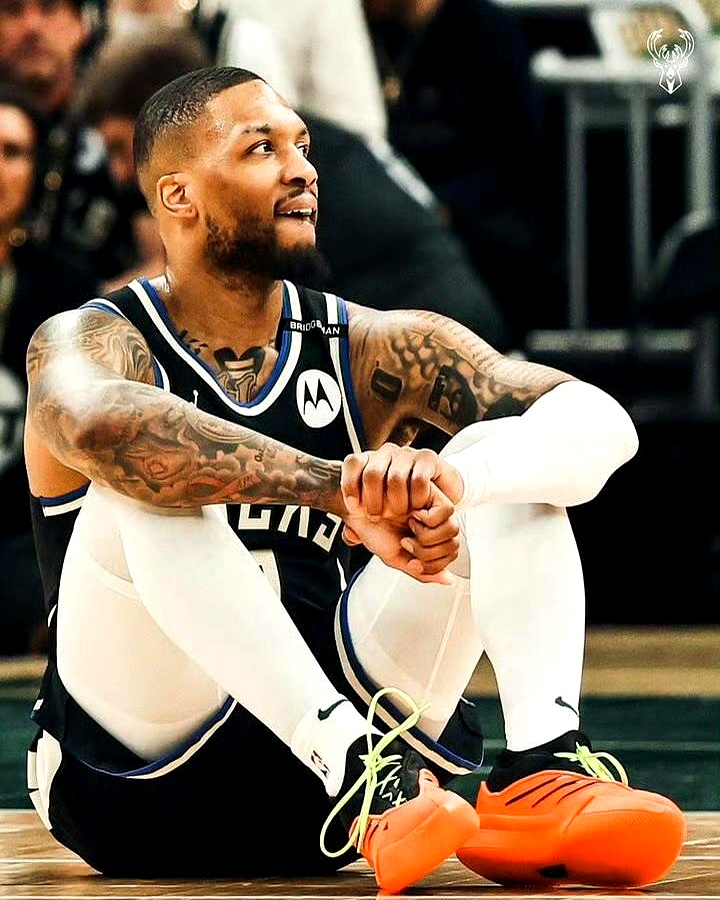 爱游戏-开拓者主场胜步行者，利拉德率队取得胜利