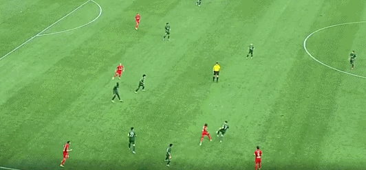 足球比赛中引发争议的判罚,裁判是否有失误? 足球比赛中引发争议的判罚,裁判是否有失误?