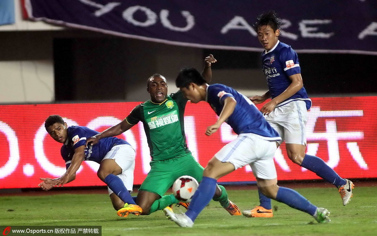 爱游戏体育链接-北京国安客场惨遭重创，被上海申鑫逆转