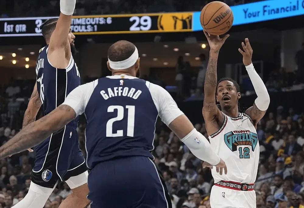 灰熊队轻松击败对手，取得常规赛胜利的简单介绍