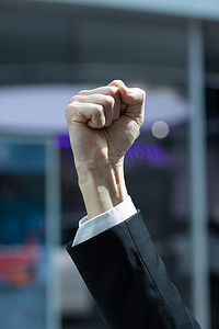 爱游戏体育地址-关注体育比赛，捧手握拳为选手加油