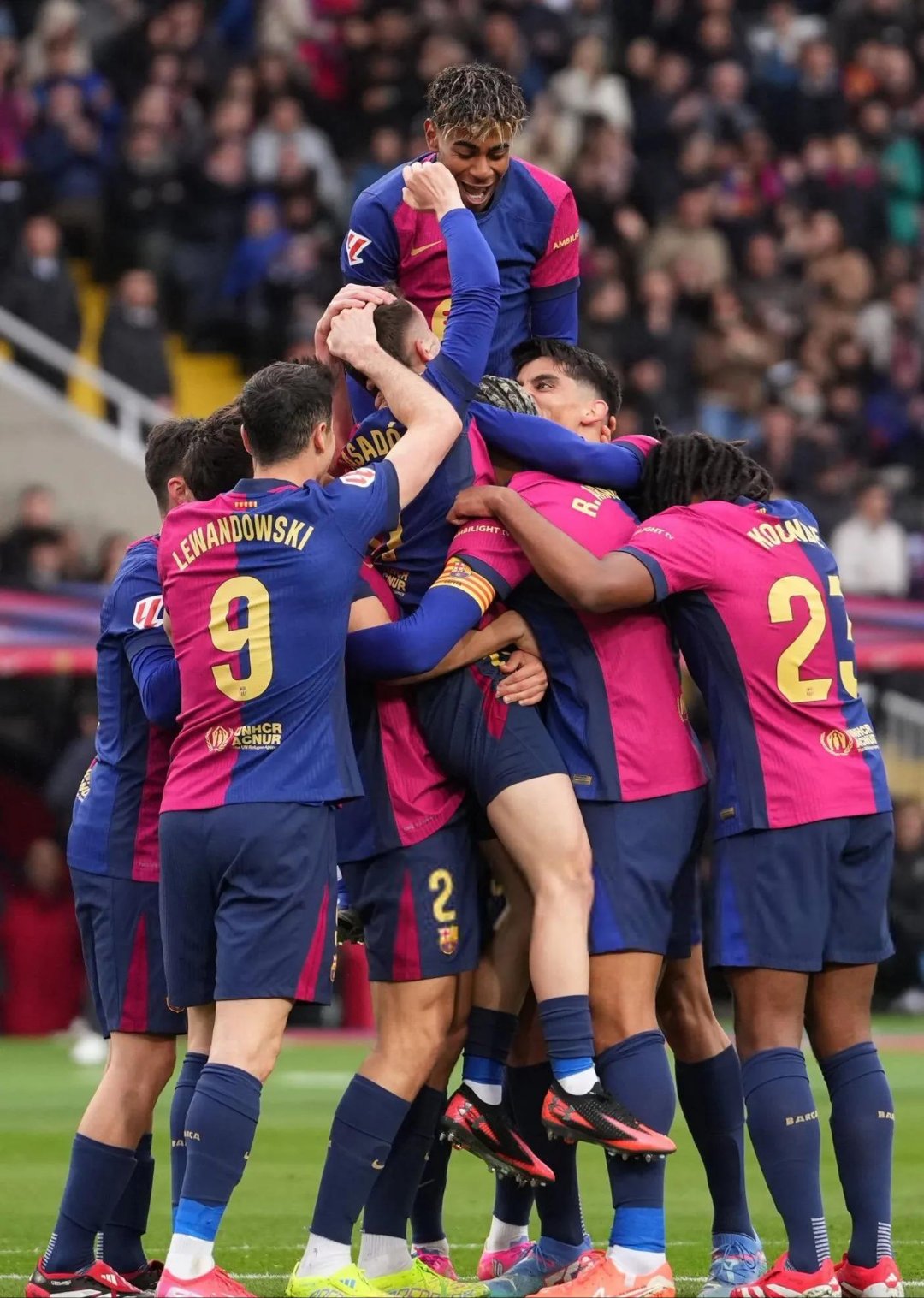 包含巴塞罗那前锋组合连线成功，破门频频的词条