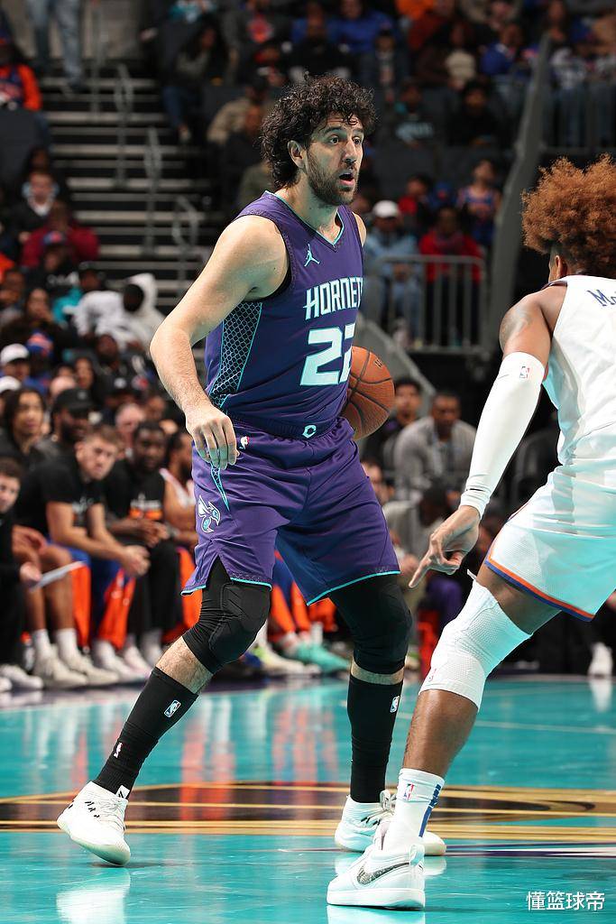 老鹰主场击败黄蜂,遭遇 老鹰主场击败黄蜂,遭遇